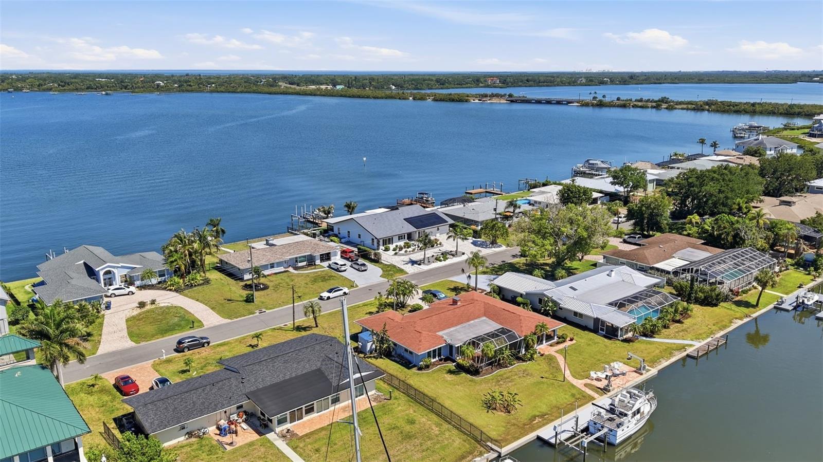 5207 BAY STATE RD