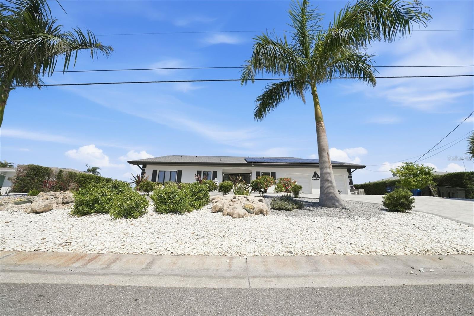 5207 BAY STATE RD