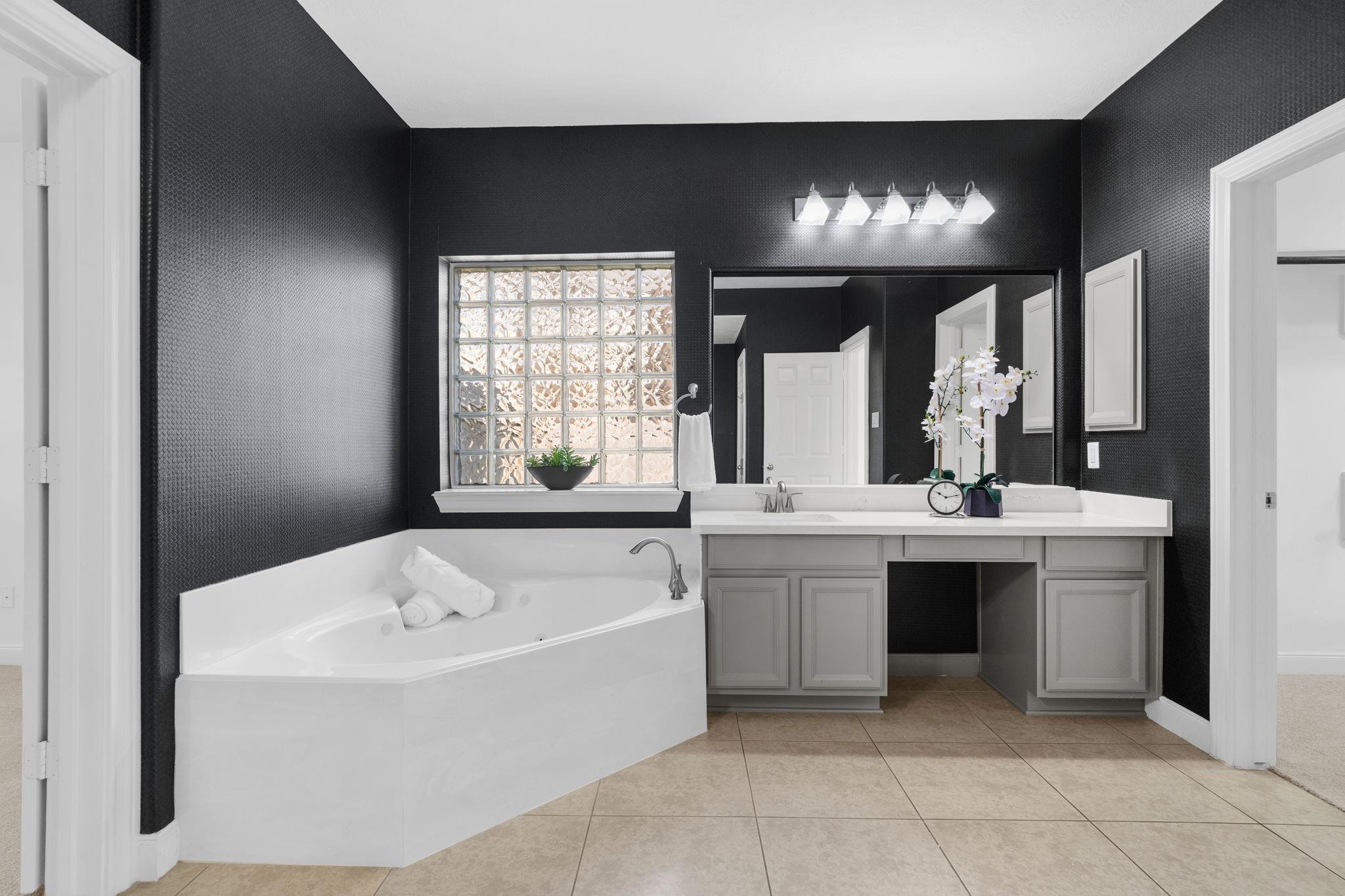 9227 Turtle Pond Lane