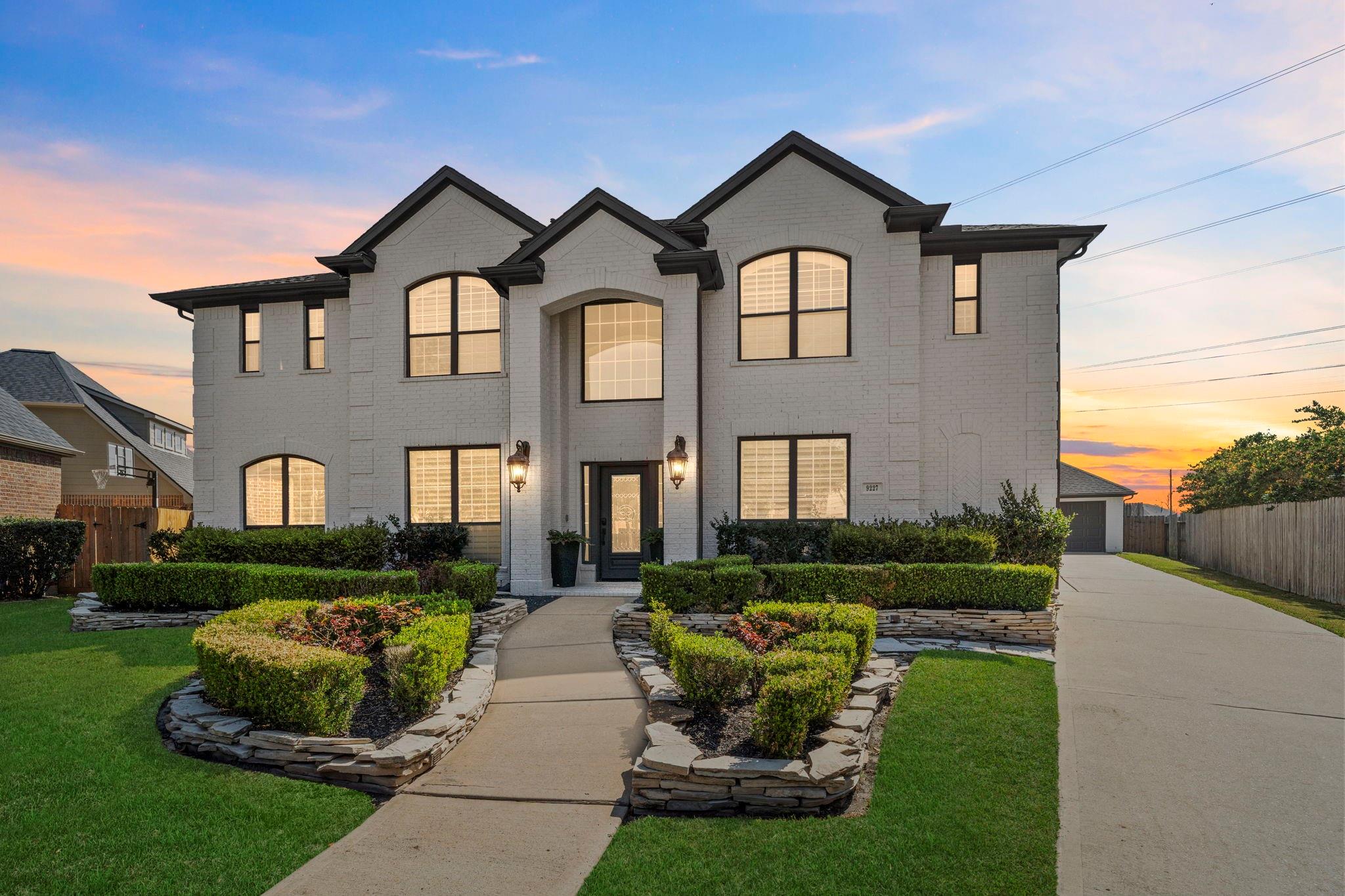 9227 Turtle Pond Lane