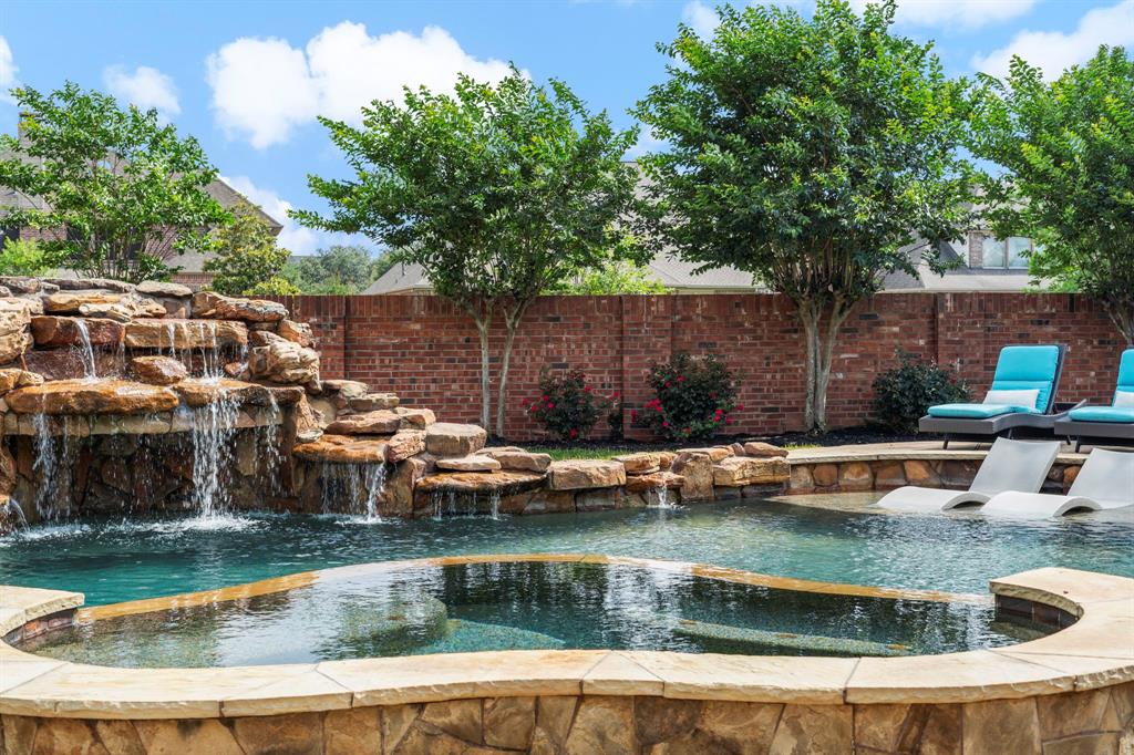 8323 Talons Way