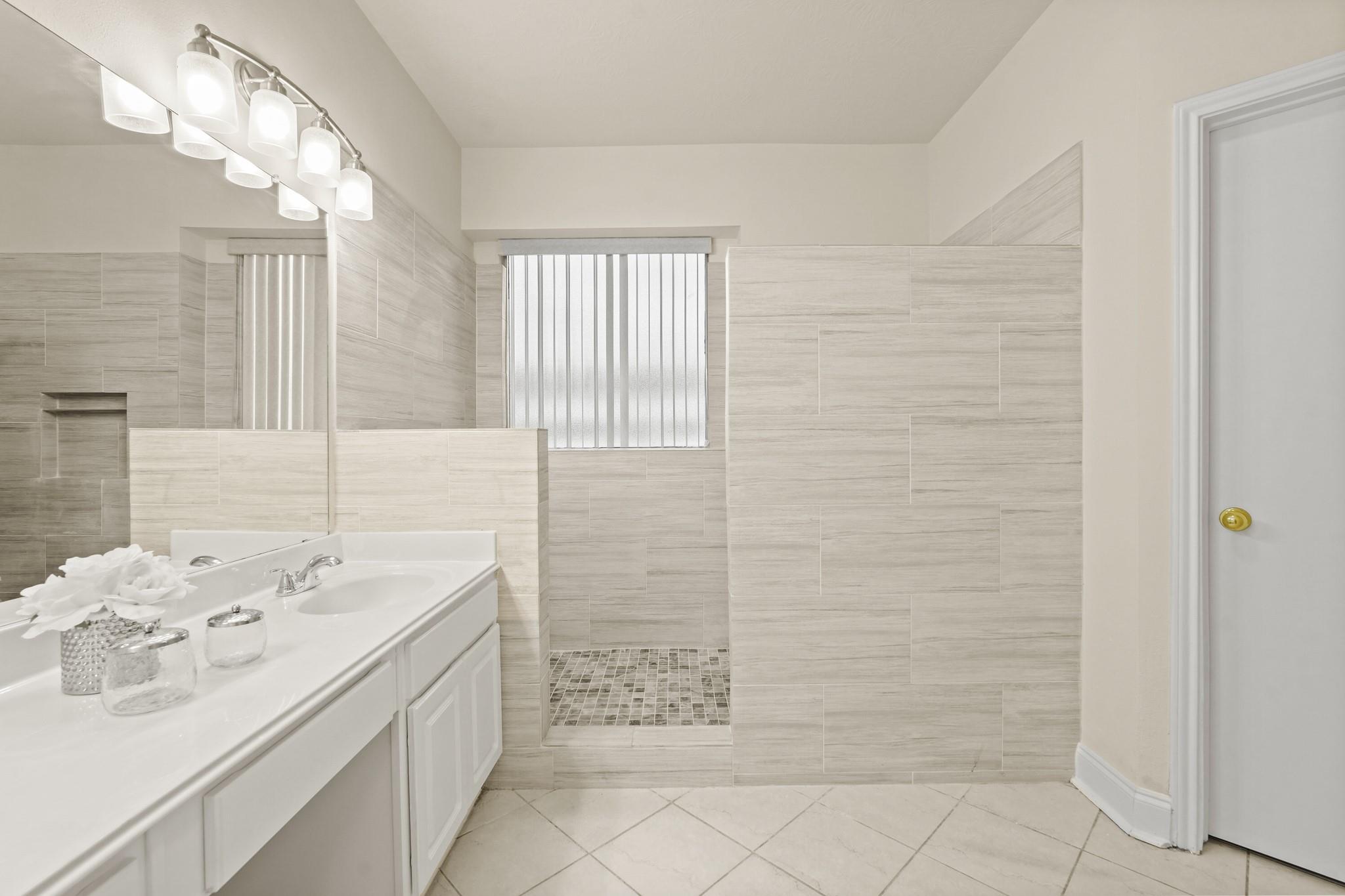 3519 Stratford Plaza Lane