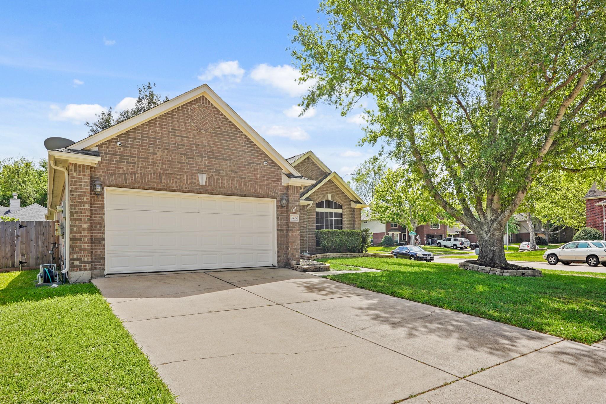 3519 Stratford Plaza Lane