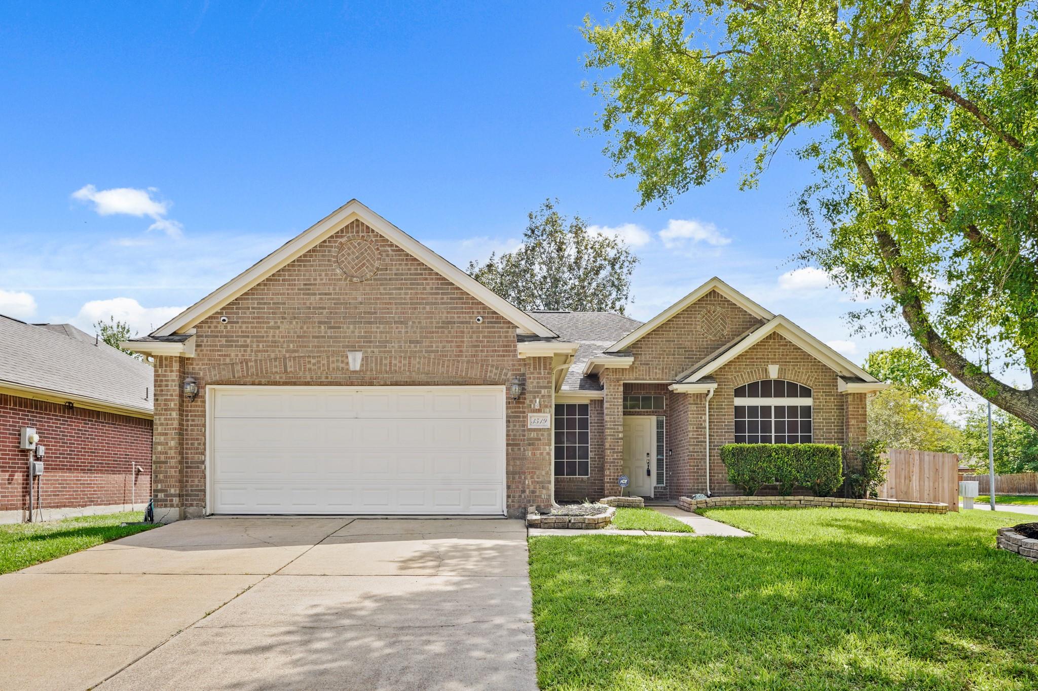 3519 Stratford Plaza Lane