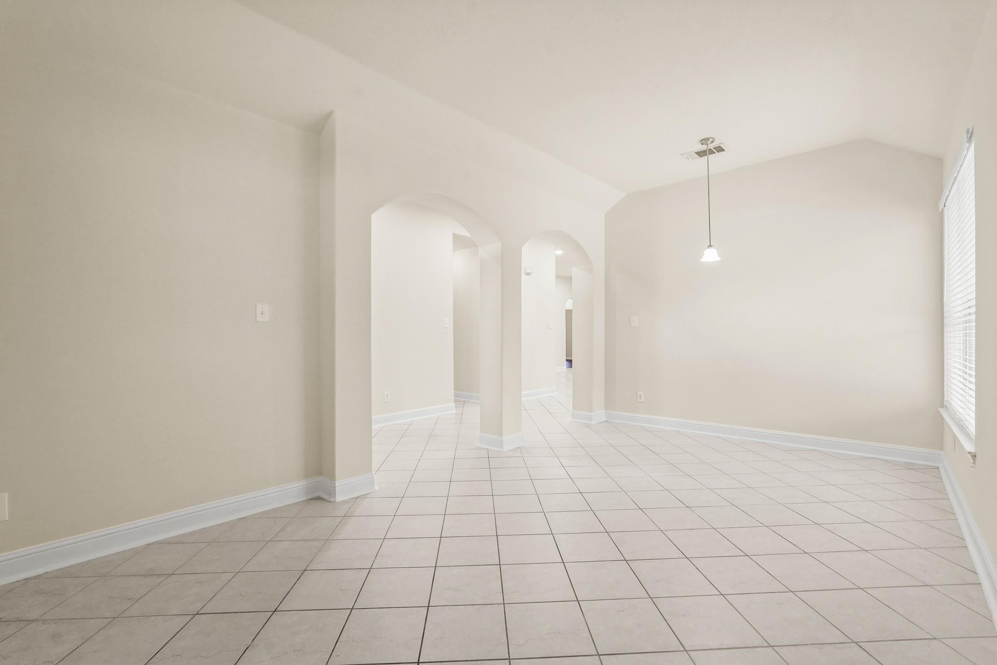 3519 Stratford Plaza Lane