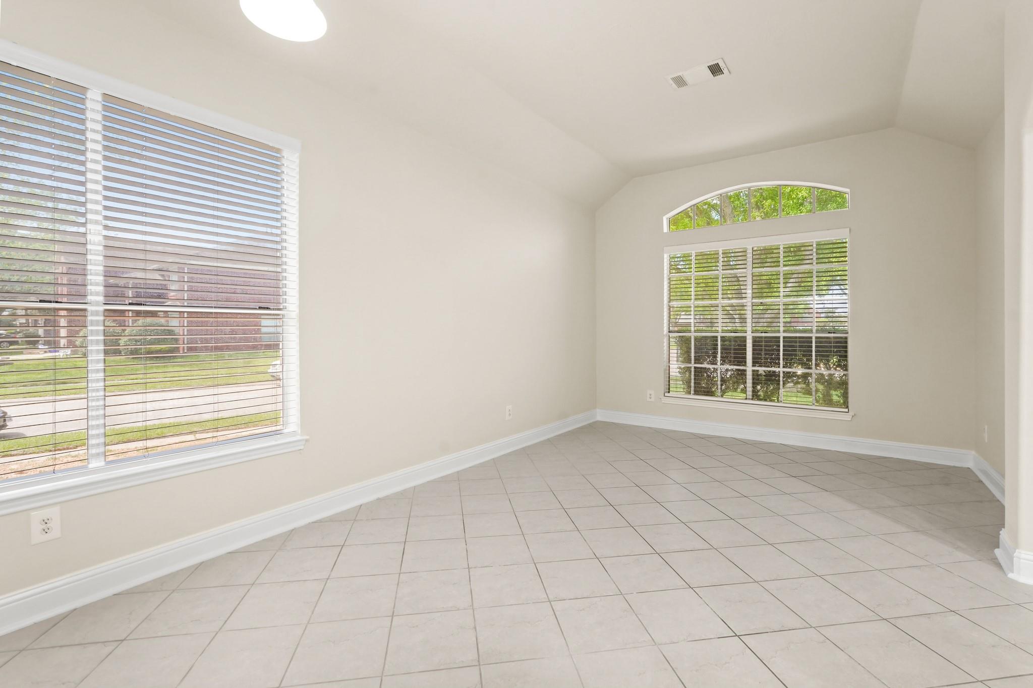 3519 Stratford Plaza Lane