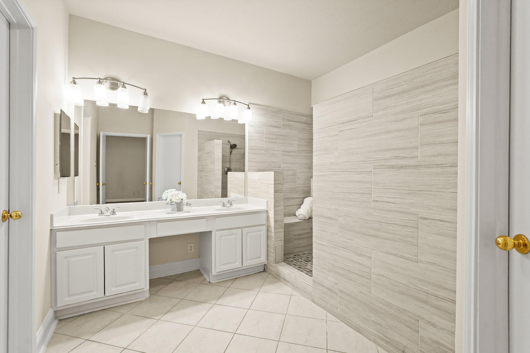 3519 Stratford Plaza Lane