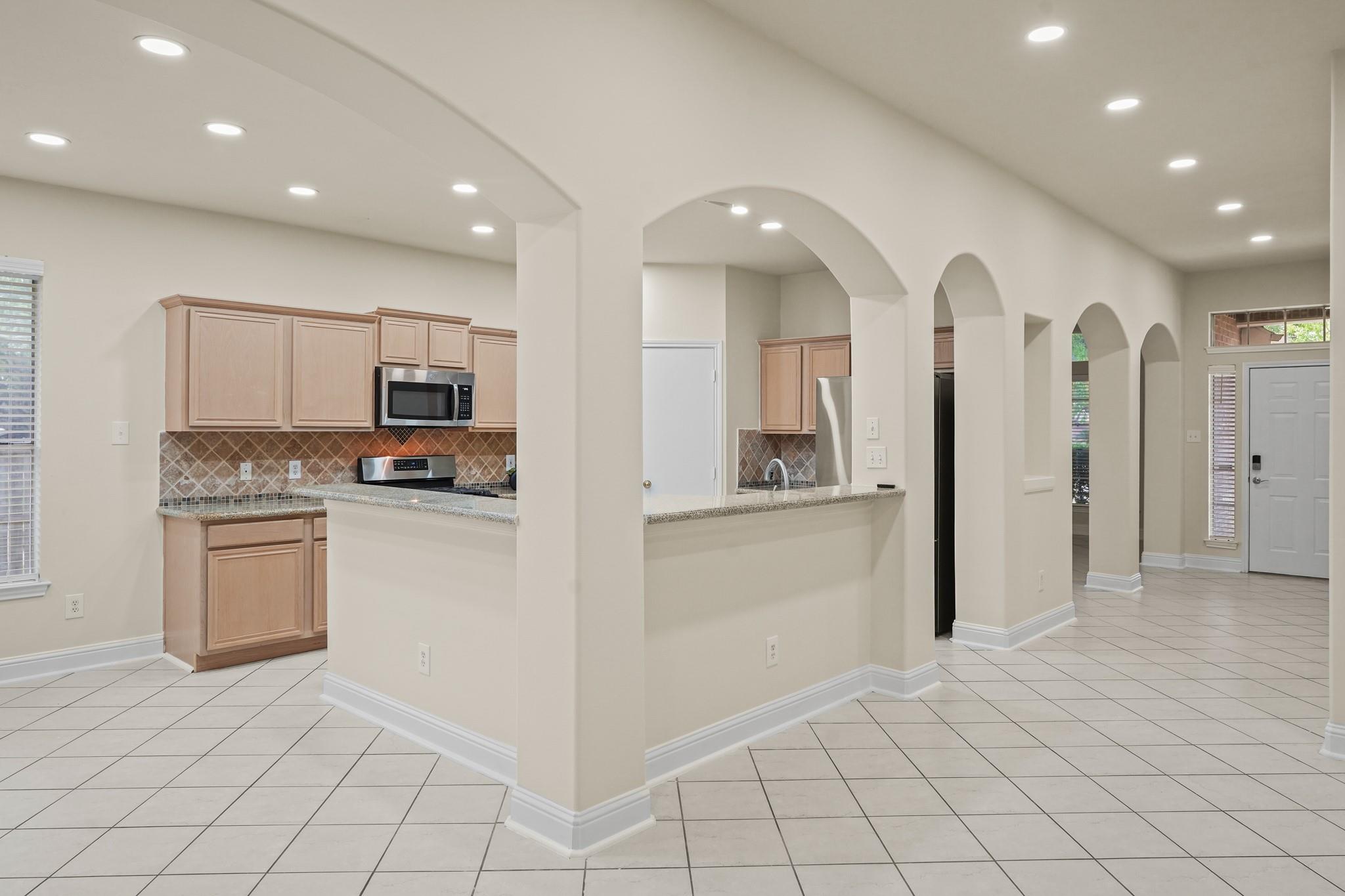 3519 Stratford Plaza Lane