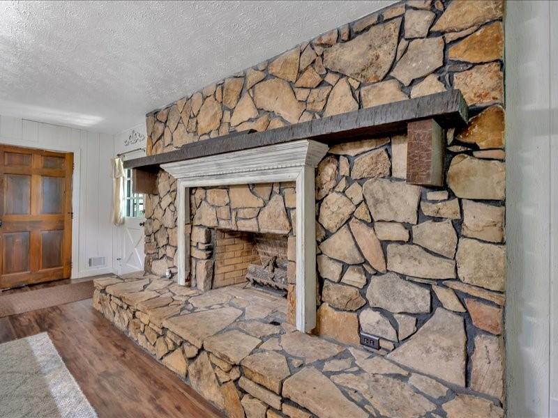 1141 Buchanan Highway