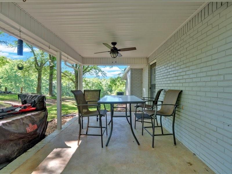 1141 Buchanan Highway