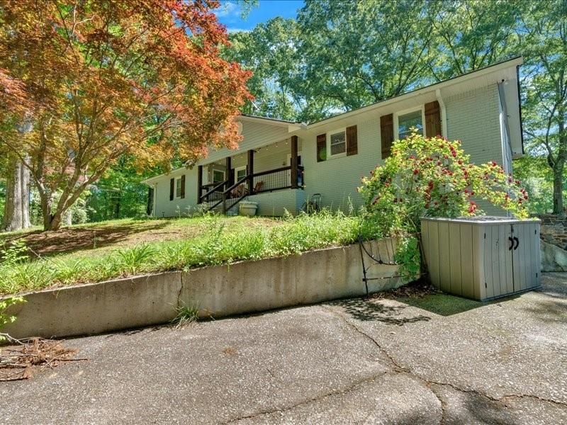 1141 Buchanan Highway