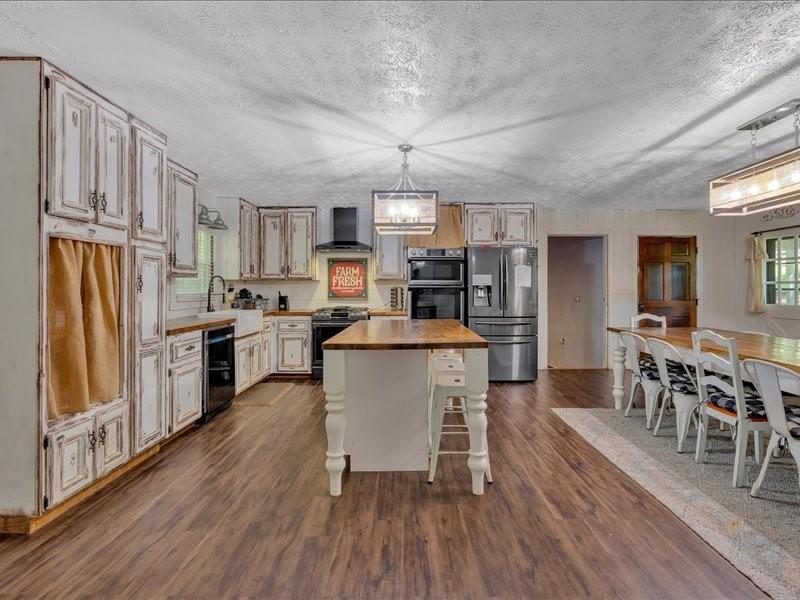 1141 Buchanan Highway