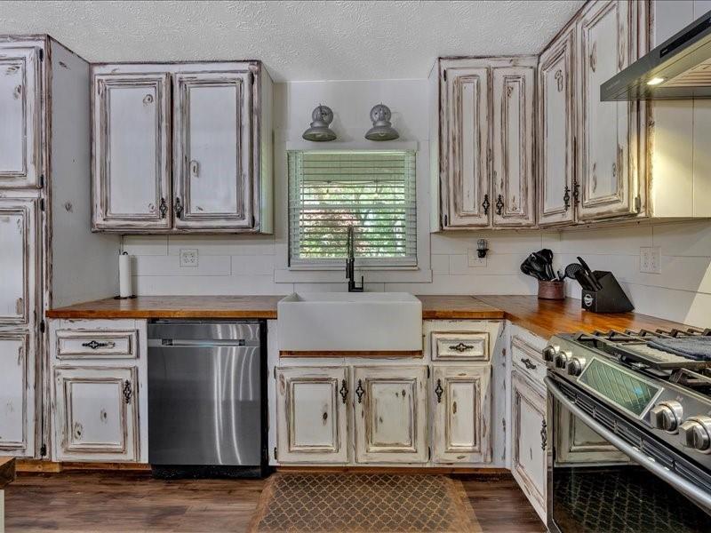 1141 Buchanan Highway
