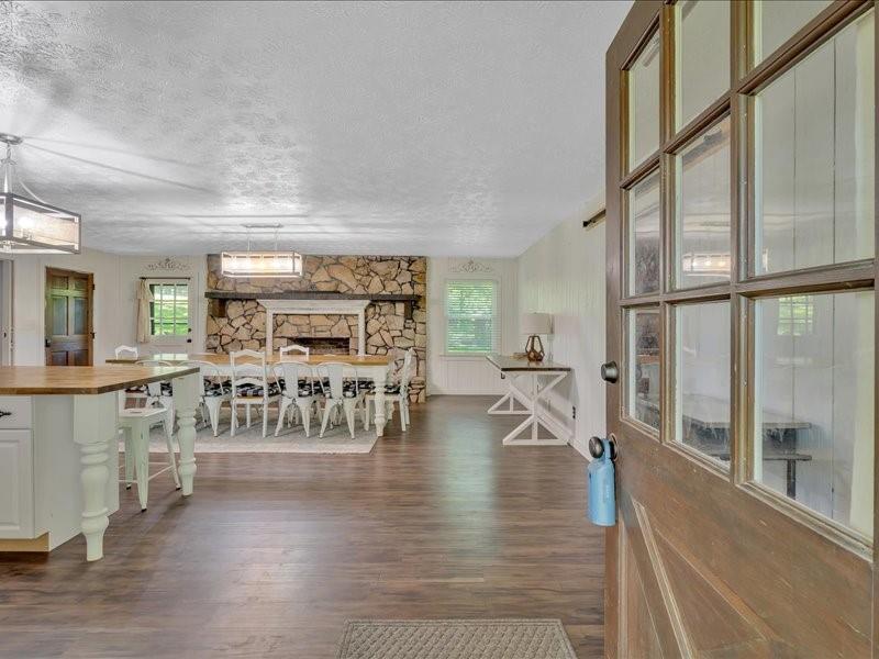 1141 Buchanan Highway