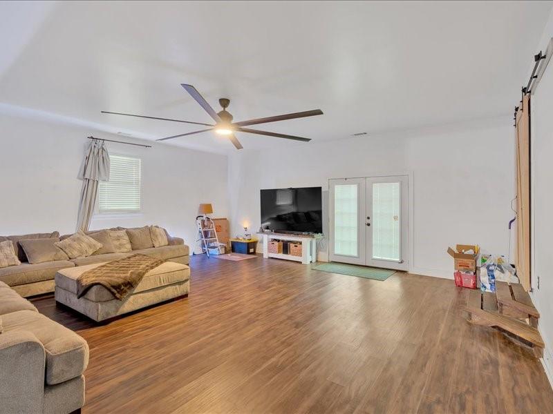 1141 Buchanan Highway