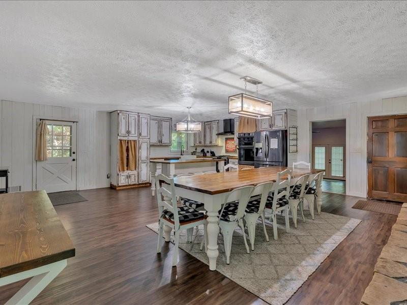 1141 Buchanan Highway