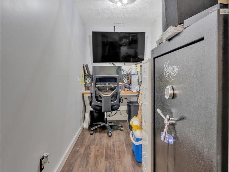 1141 Buchanan Highway