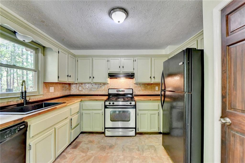 155 Hollyberry Drive