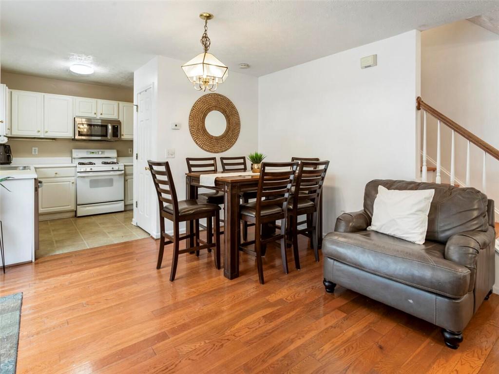 364 Windcroft Circle NW