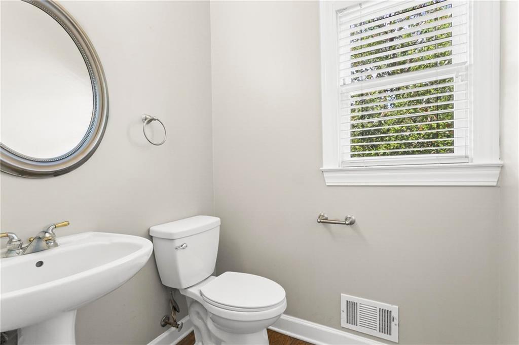 730 Vinings Estates Drive SE