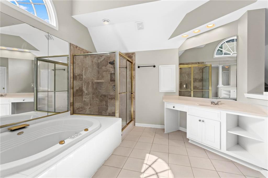 730 Vinings Estates Drive SE