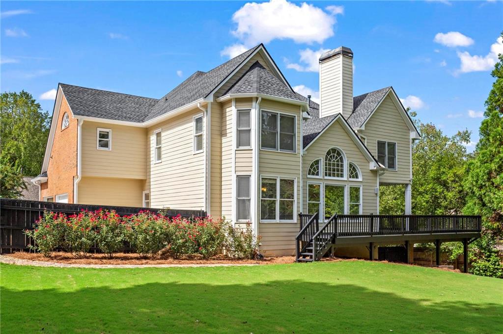 730 Vinings Estates Drive SE