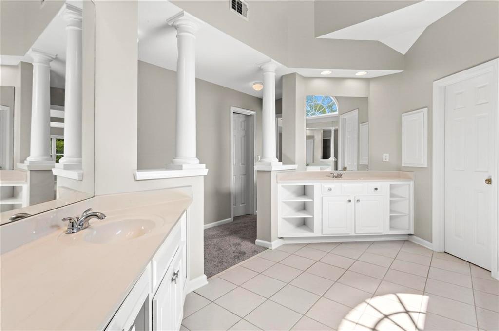 730 Vinings Estates Drive SE