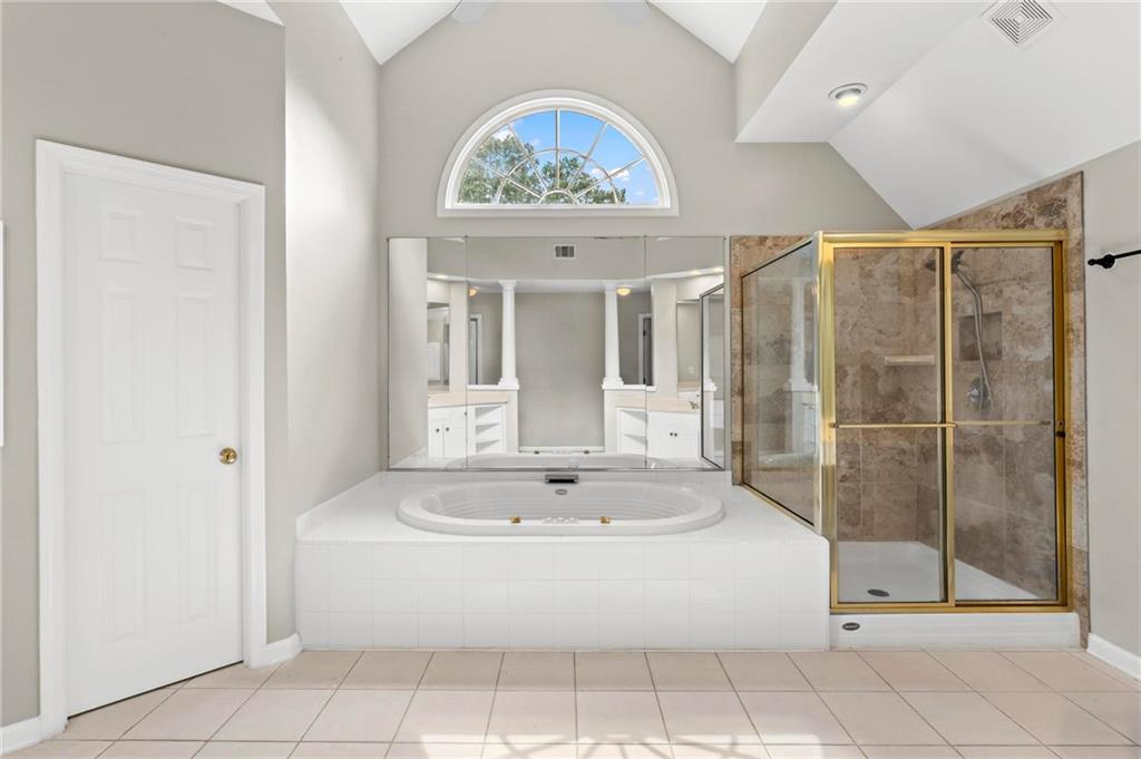 730 Vinings Estates Drive SE