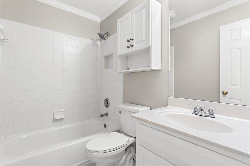 730 Vinings Estates Drive SE