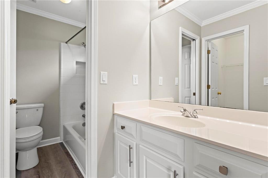 730 Vinings Estates Drive SE