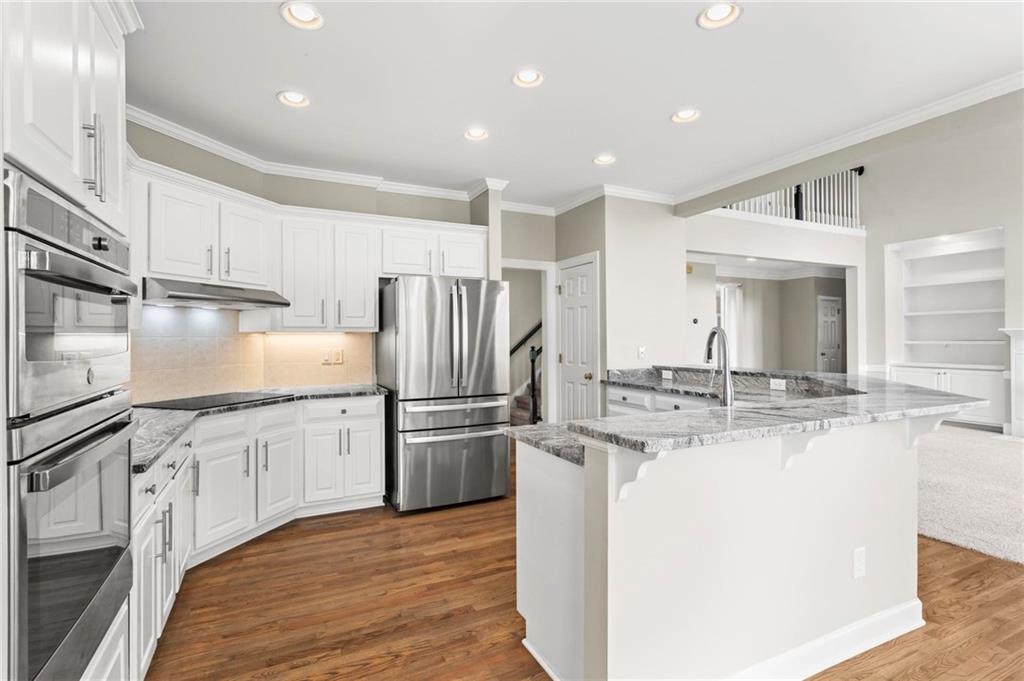 730 Vinings Estates Drive SE