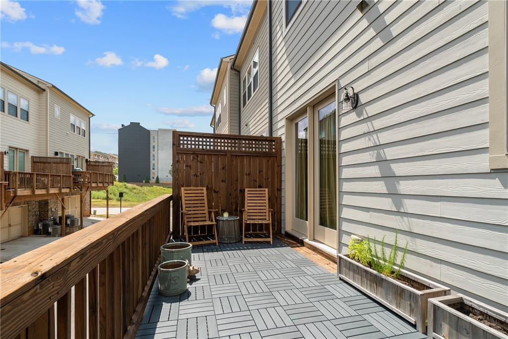 613 Harrington Hills