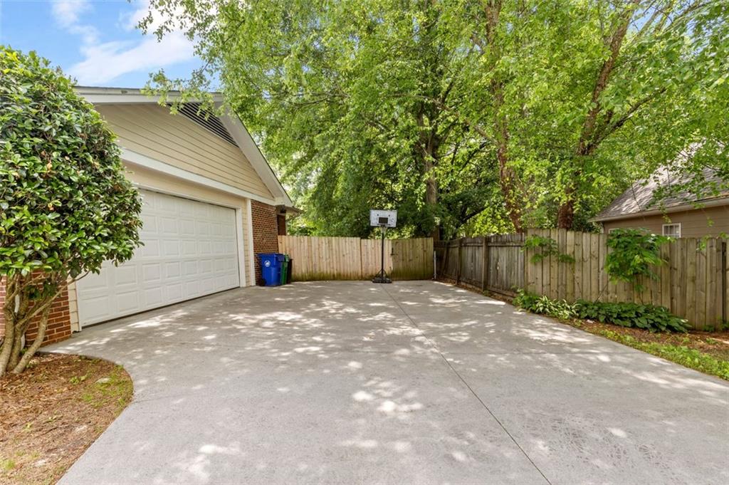 2785 FONTAINEBLEAU Drive