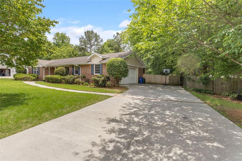 2785 FONTAINEBLEAU Drive