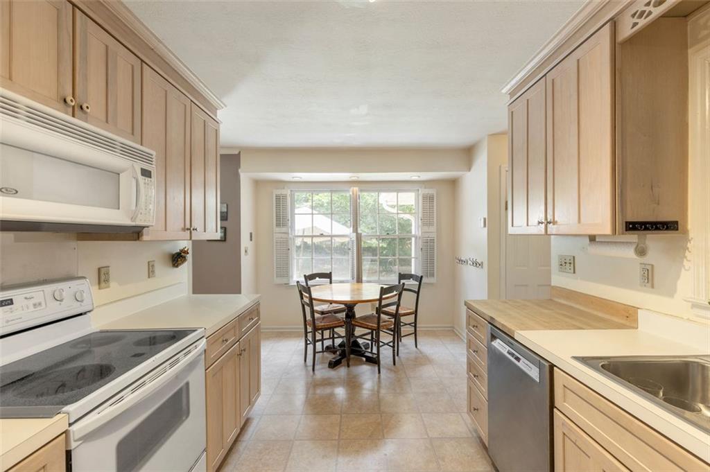 2785 FONTAINEBLEAU Drive