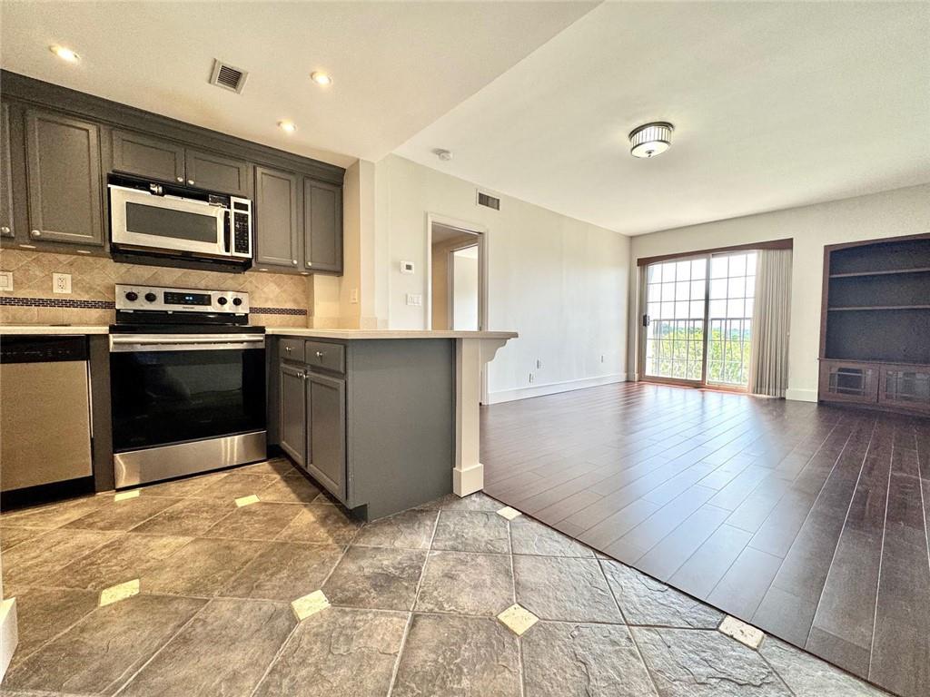 199 14th Street Street NE Unit 704