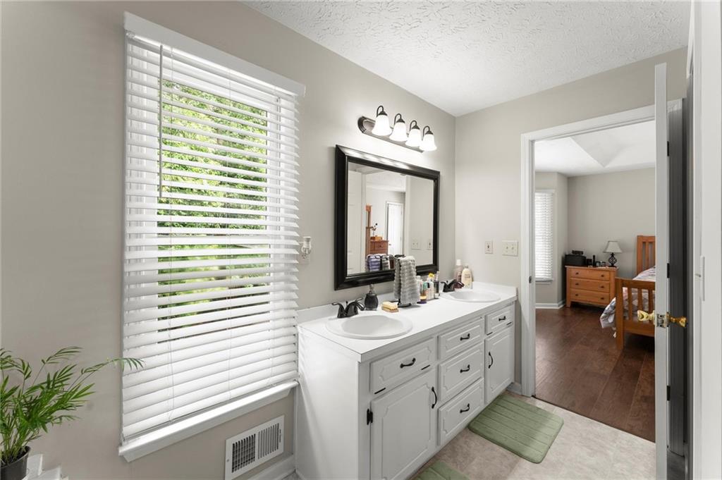 3932 Marguerite Drive NW