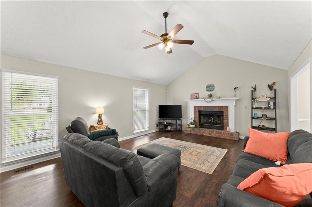 3932 Marguerite Drive NW