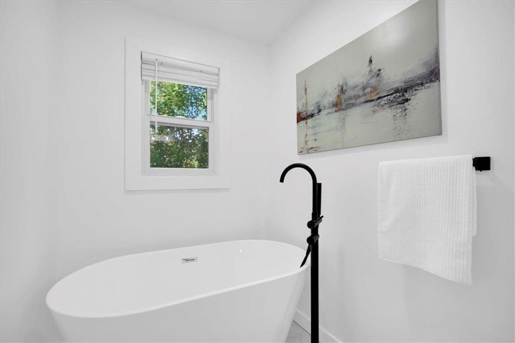 2138 Drew Valley Rd NE