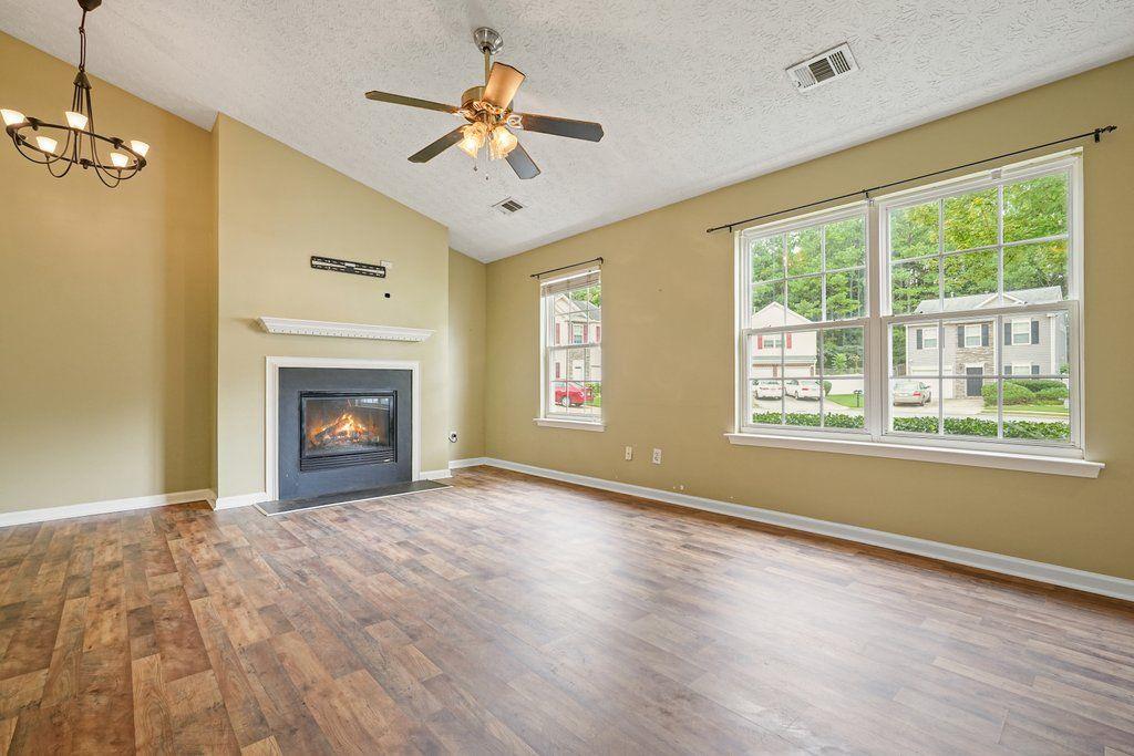 517 Oakleaf Court
