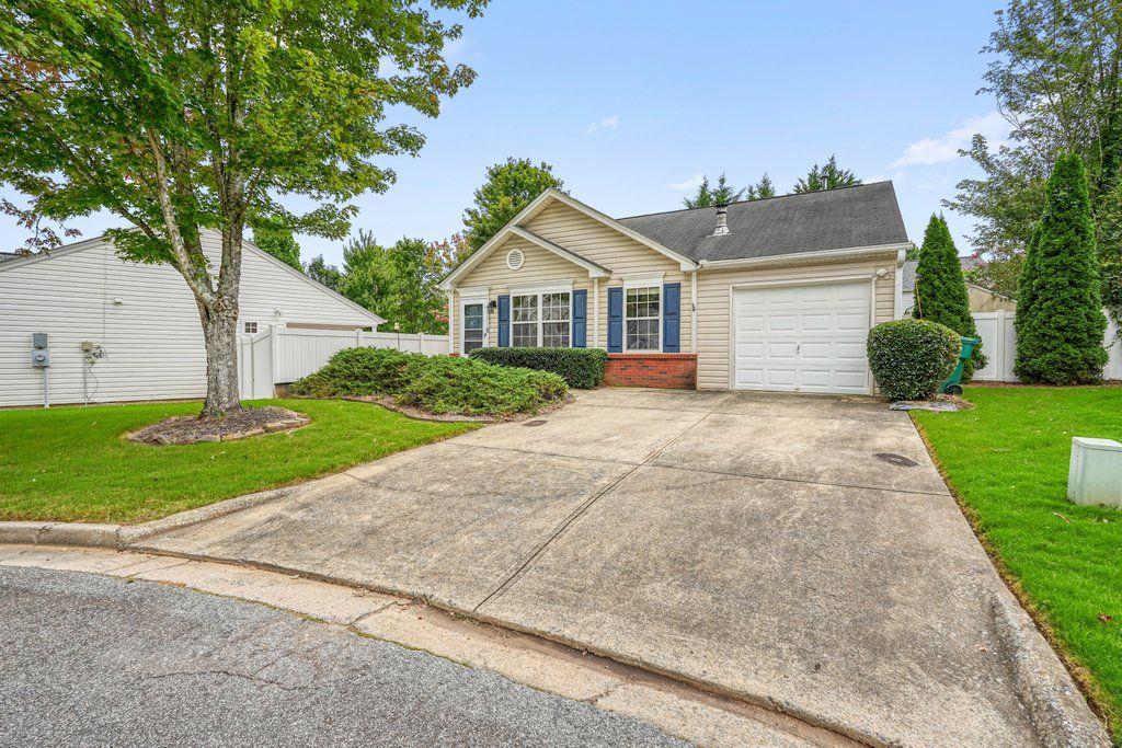 517 Oakleaf Court