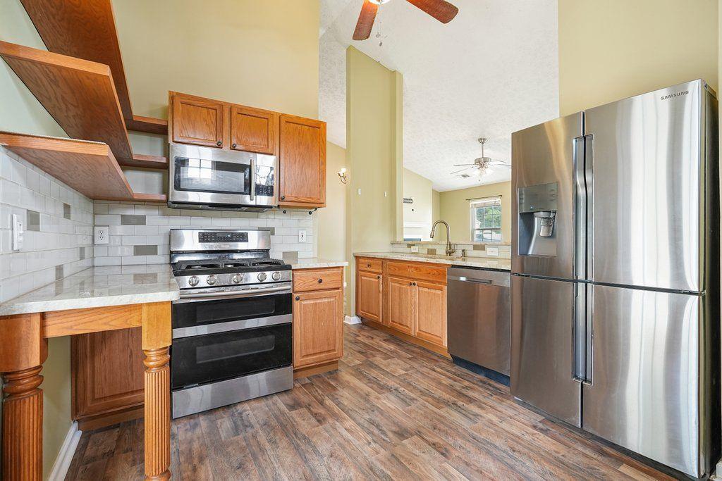 517 Oakleaf Court