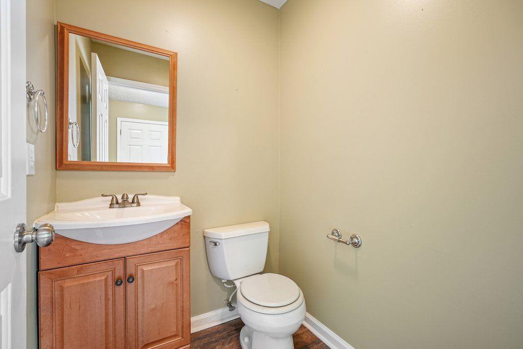 517 Oakleaf Court