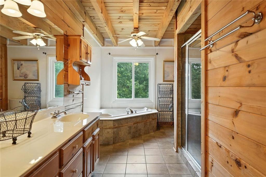135 Holcomb Spur NW