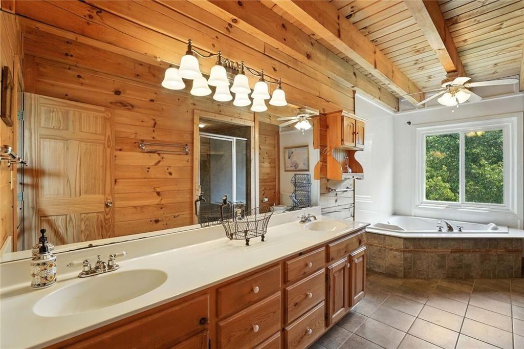 135 Holcomb Spur NW