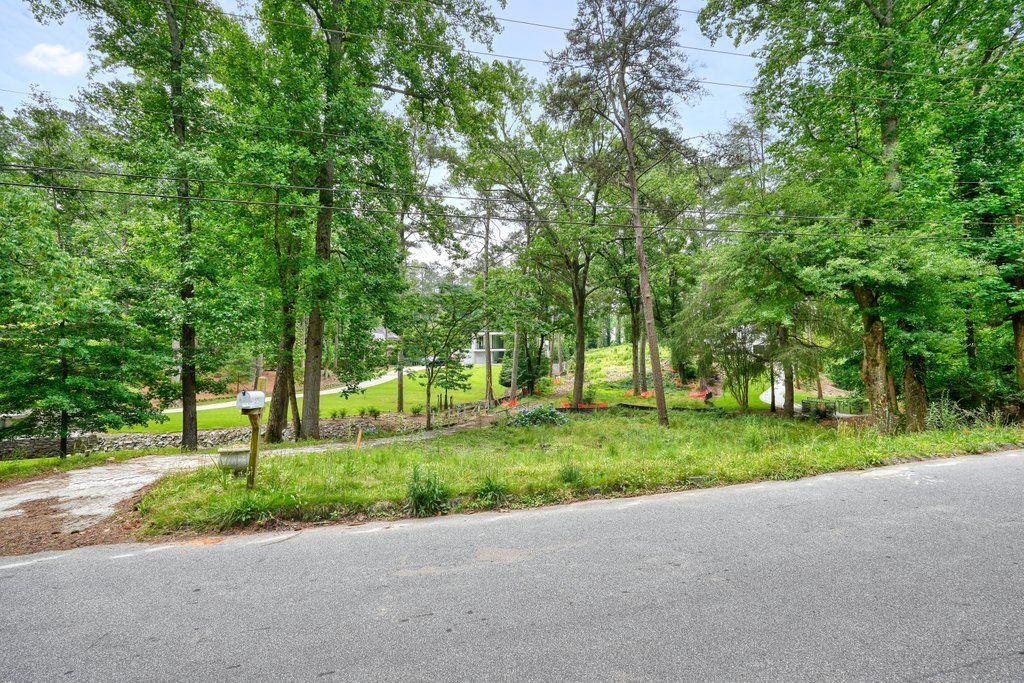 1075 Ferncliff Road NE