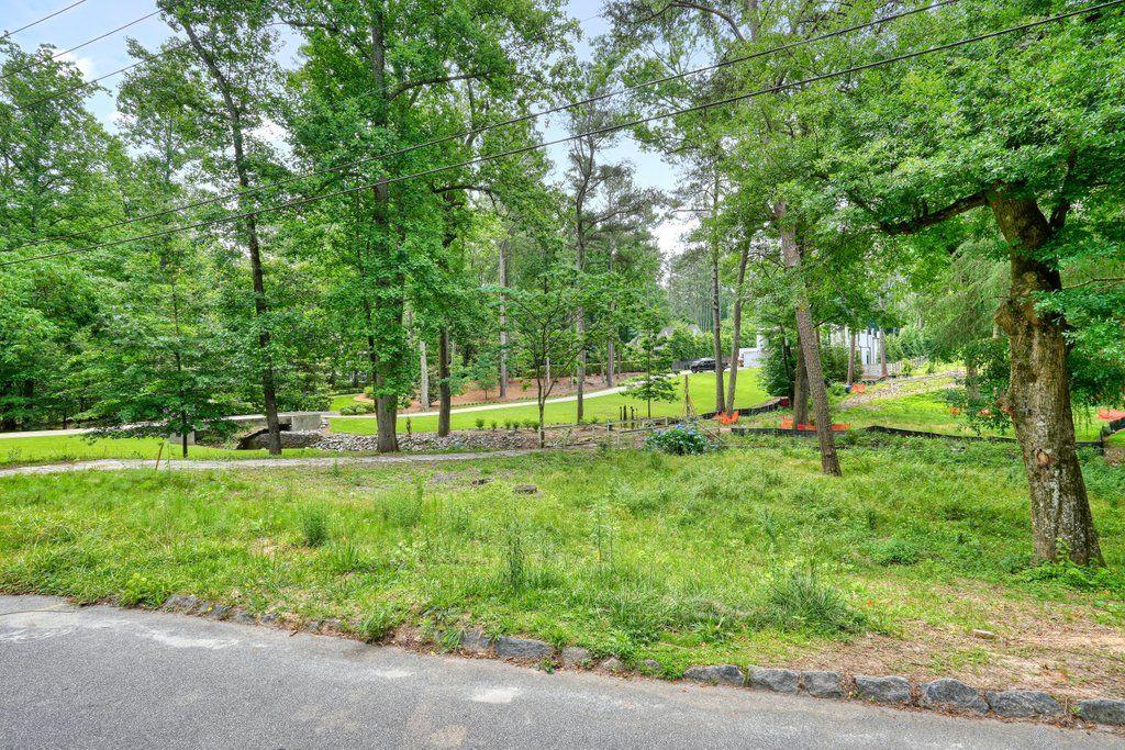 1075 Ferncliff Road NE