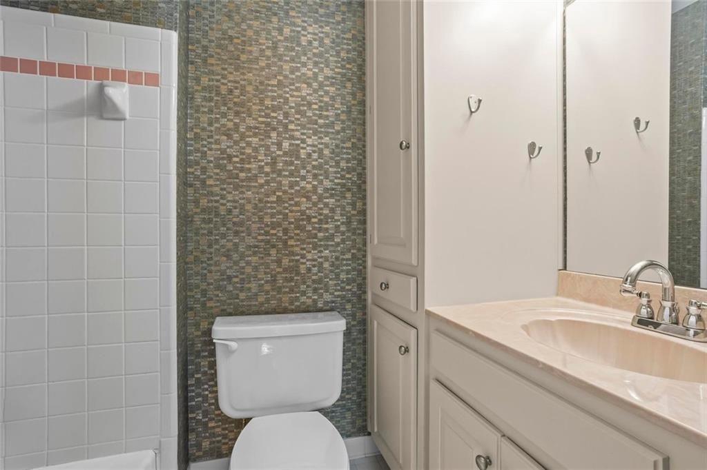 1313 Fallsbrook Terrace NW