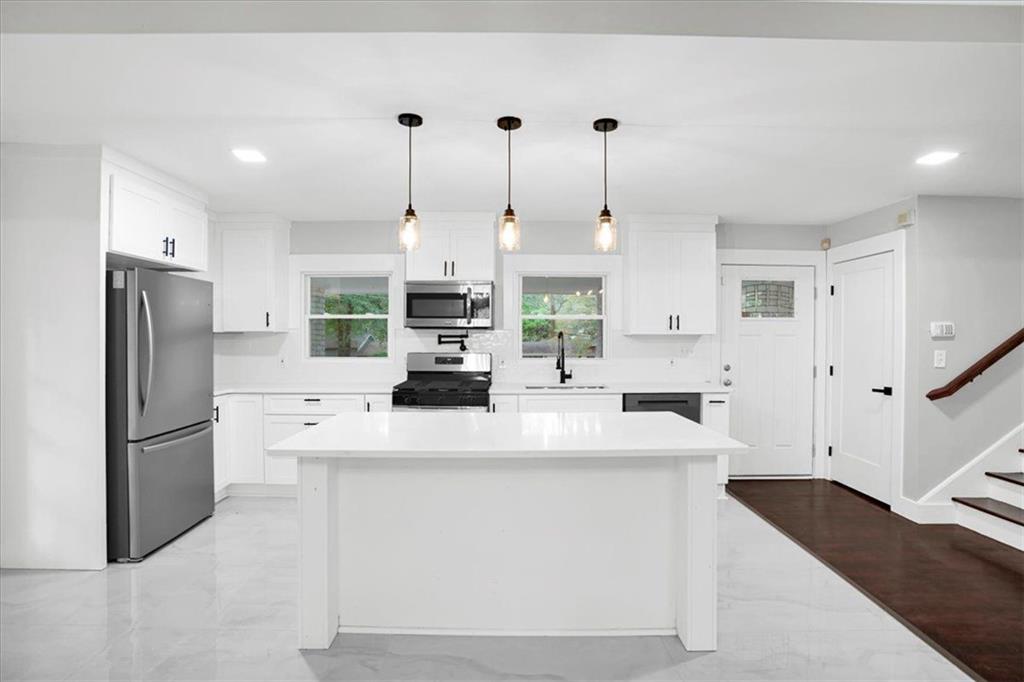 2271 Cresta Drive