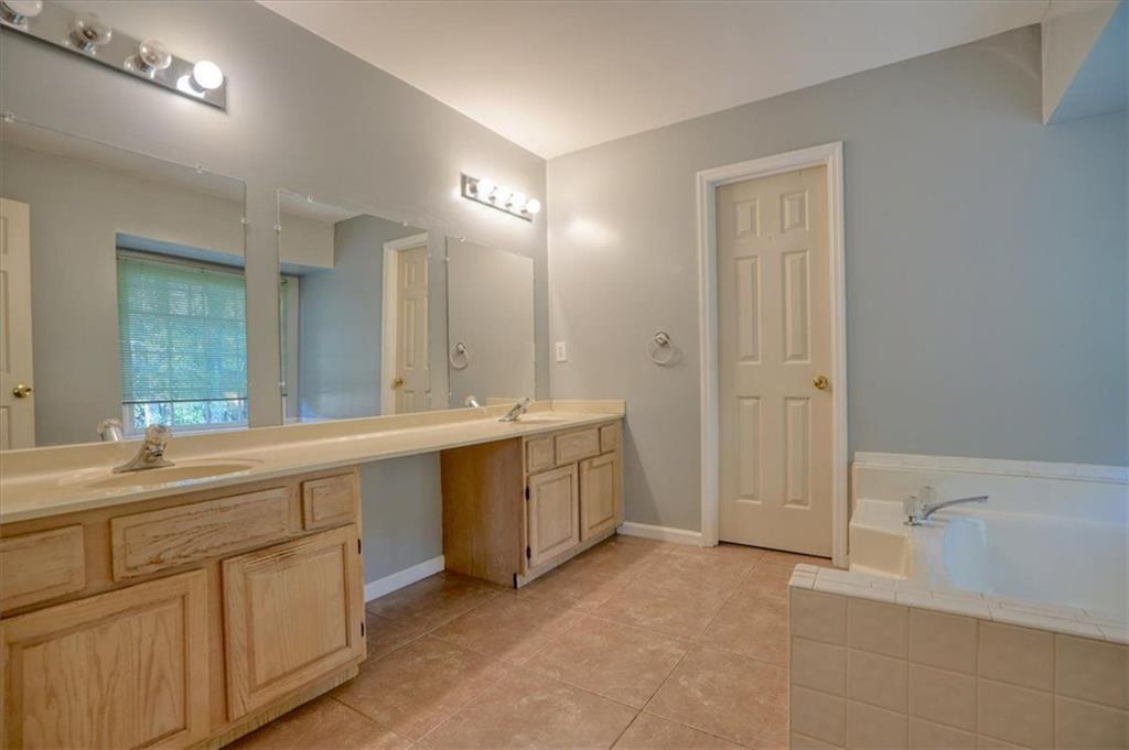 1274 Wynford Colony SW